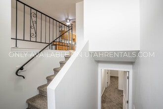 Building Photo - 338 Cedarwood Dr