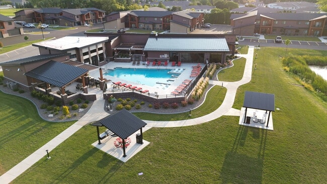 Building Photo - The Wit