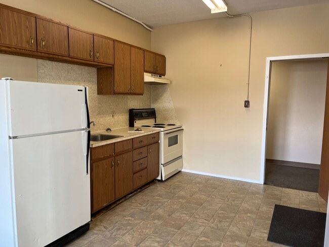 Building Photo - 1 Bed 1 Bath Unit in Red Deer, AB