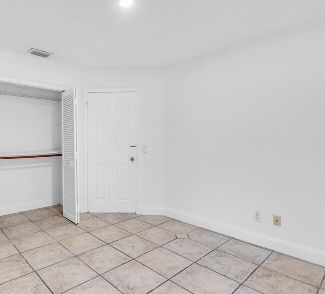 Building Photo - 14660 SW 144