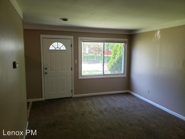 Building Photo - 2 br, 1 bath House - 225 W Hopkins