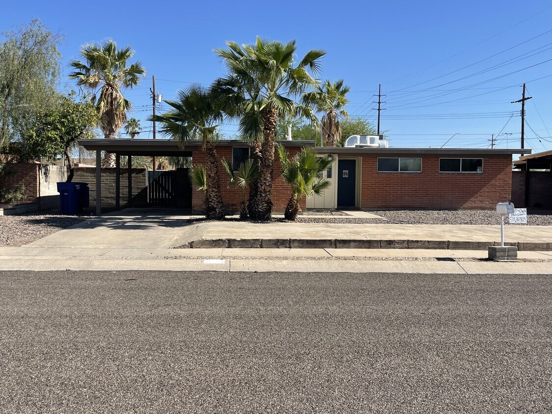 Primary Photo - 7910 E 20th Pl