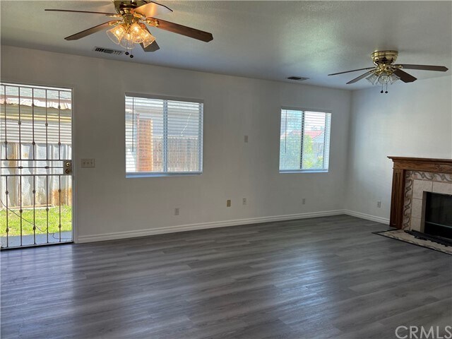 Building Photo - 15289 Yorba Ave