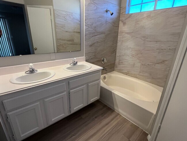 Building Photo - 3BD/2BA Home with Open Floor Plan, Vaulted Ceilings & 2-Car Garage