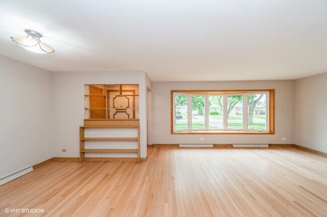 Foto del edificio - 7045 W Madison St