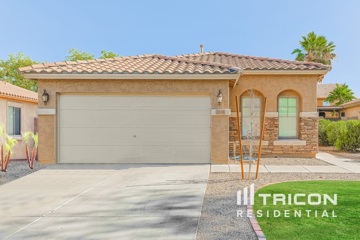Foto principal - 2648 W Kristina Ave