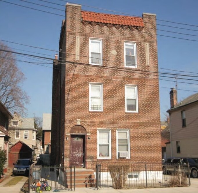 2715 Kearney St, East Elmhurst, NY 11369 Apartments in East Elmhurst