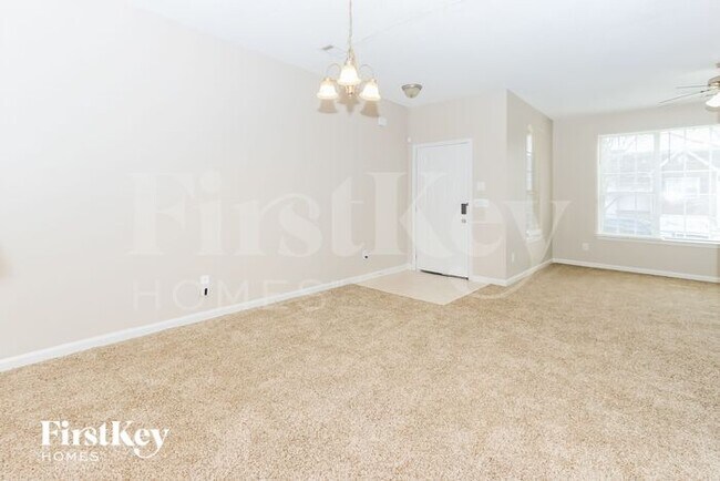 Foto del edificio - 1457 Riverrock Ct