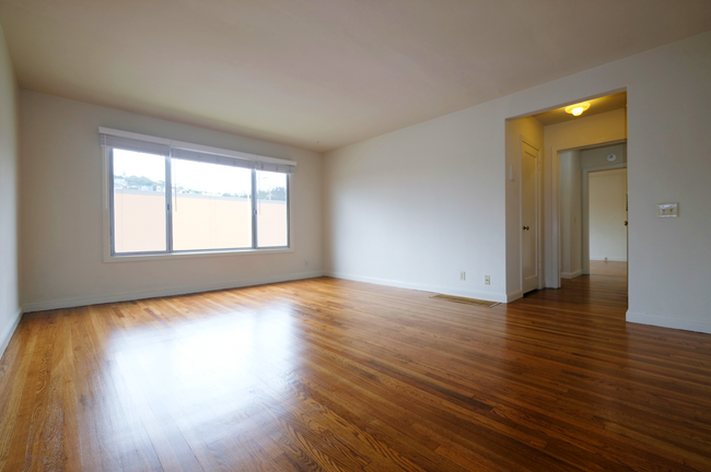 Building Photo - 4115 Beresford St