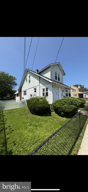 Building Photo - 2126 Redwood Ave