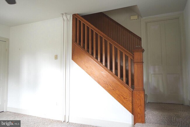 Foto del edificio - 218 Falling Spring Rd