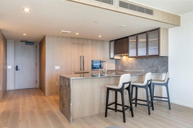 Building Photo - Koula unfurnished 2-bedroom, 2-bath, 2-par...