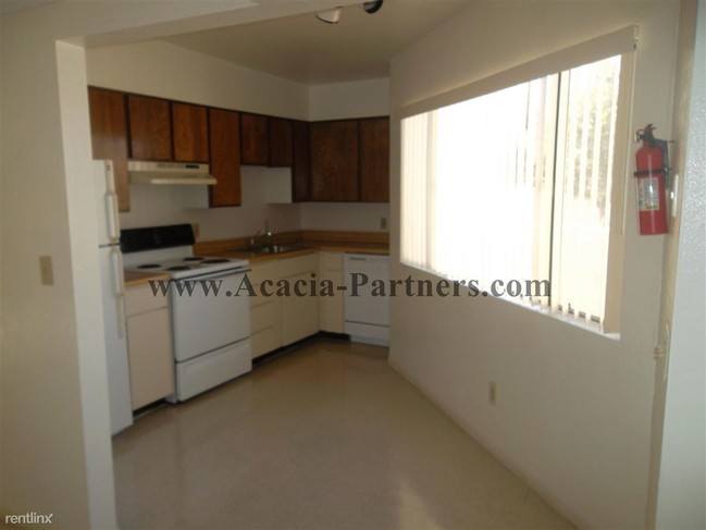 Foto del edificio - 2031 N Swan Rd