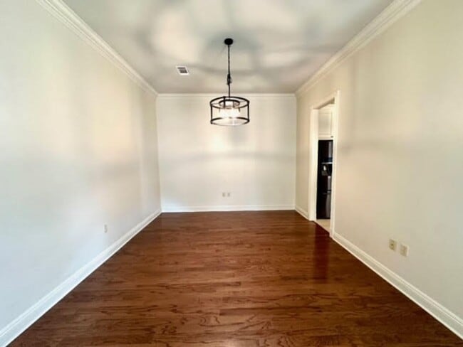 Building Photo - 40113 Eagles Nest