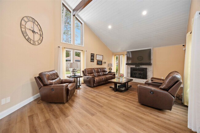 Building Photo - 7310 Hickory Ln