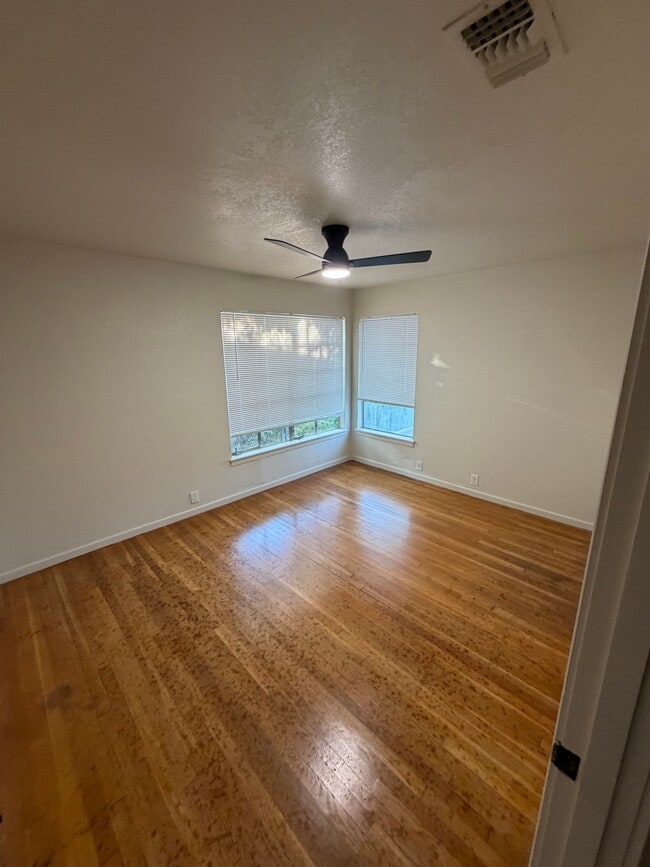Photo - 458 Basswood Dr (San Antonio, TX) House