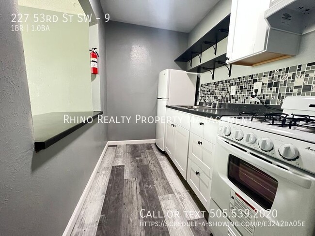 Building Photo - 1/2 Off First Months Rent! Complete Remode...