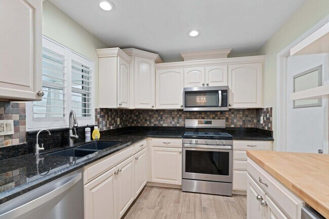Building Photo - 226 Fordham Dr
