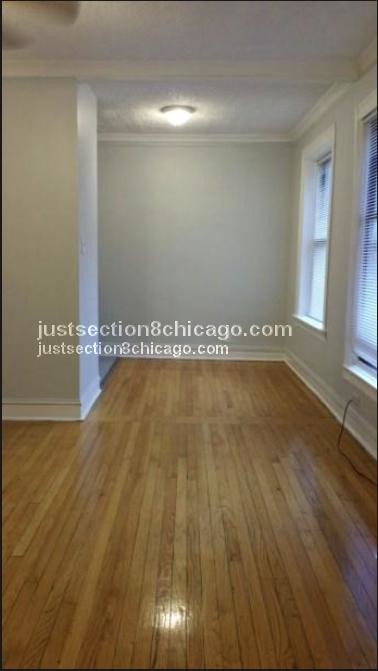 Building Photo - 6949 S Paxton Ave