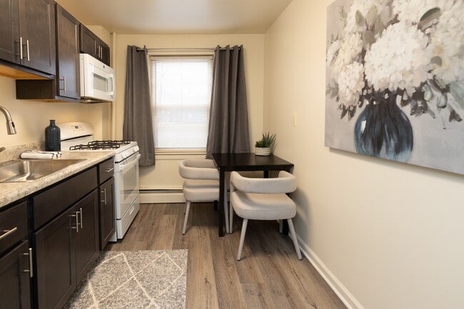 Foto del edificio - Loch Bend Apartments
