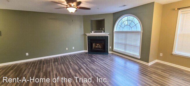 Foto del edificio - 2 br, 2 bath House - 3706 Cotswold Terrace...