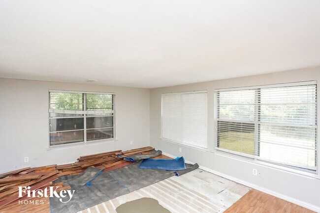 Foto del edificio - 3205 Hanover Dr