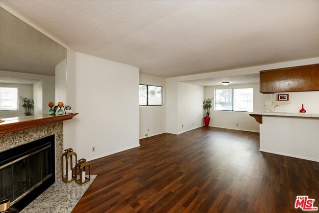 Foto del edificio - 279 E Glenarm St