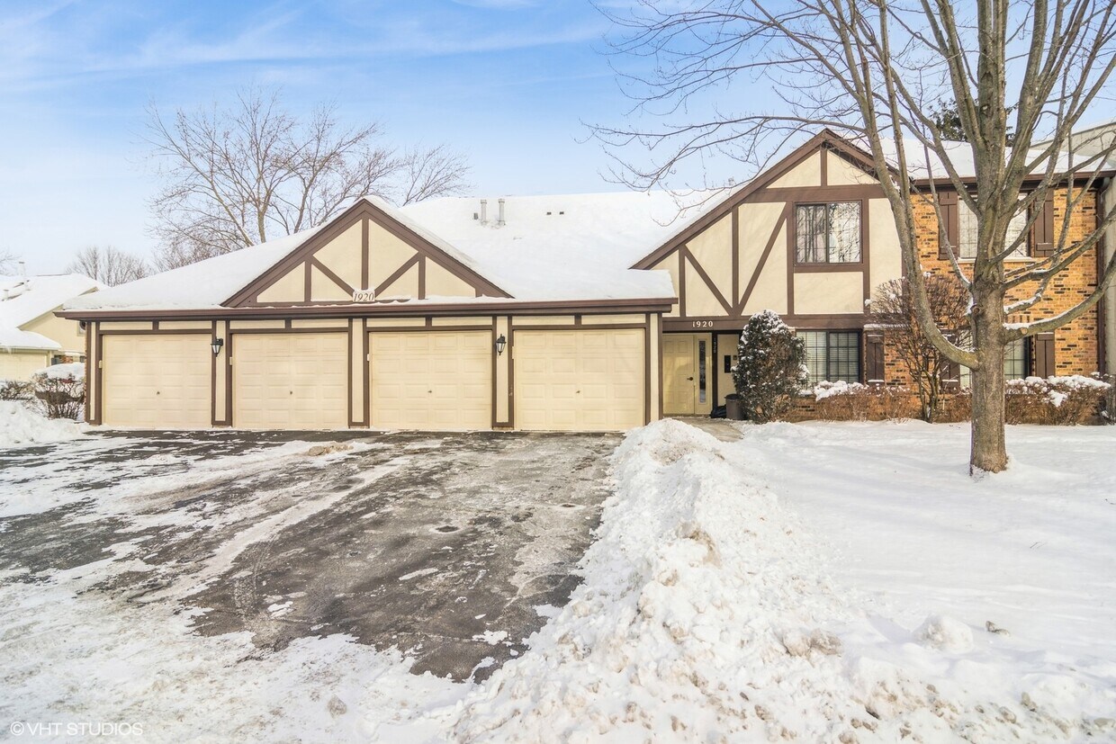 Foto principal - 1920 Hidden Creek Cir