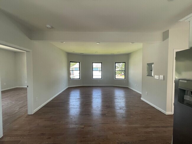 Building Photo - 123 Stuyvesant Ave