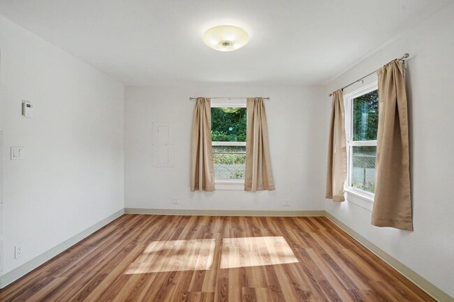 Building Photo - Sweet Single-Family 2 Bed Home in Sodaville!
