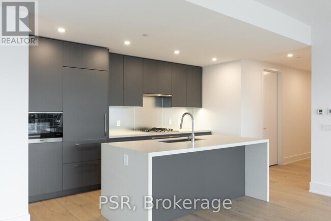 Photo du bâtiment - 346-346 Davenport Rd