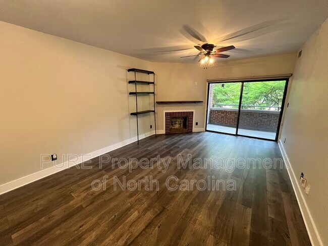 Foto del edificio - 224 N Poplar St