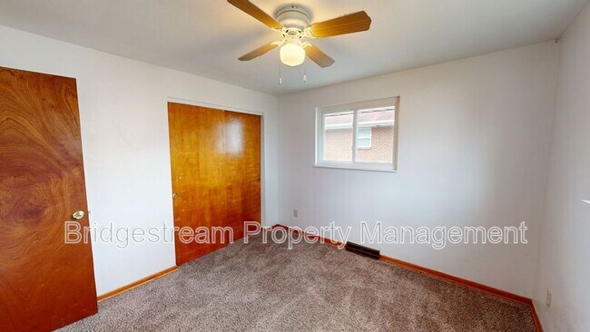Foto del edificio - 1307 Heatherdale Ave
