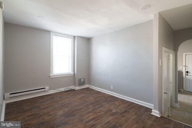 Building Photo - 2201 E Huntingdon St