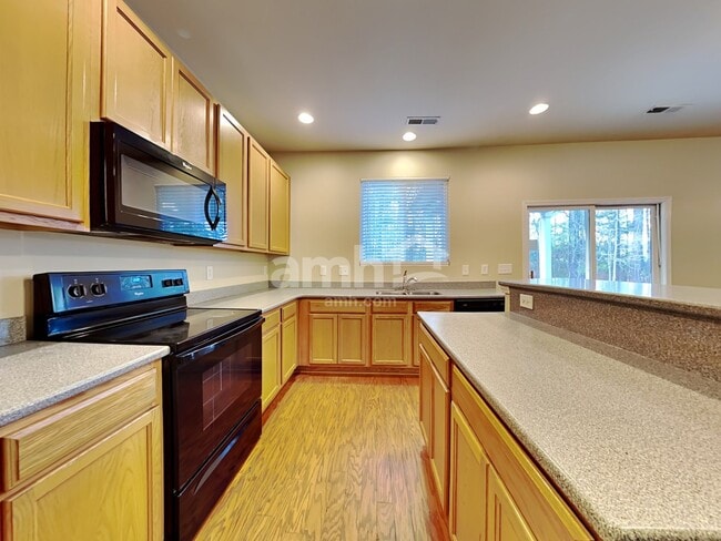 Foto del edificio - 306 Duck Pond Ln