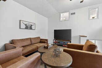 Building Photo - 444 Rosedale Terrace