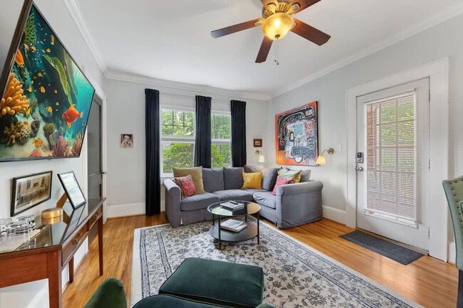 Foto del edificio - 800 Magnolia Ave