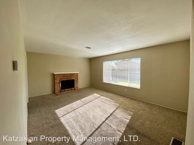 Building Photo - 3 br, 2 bath House - 422 W. Lincoln Rd.