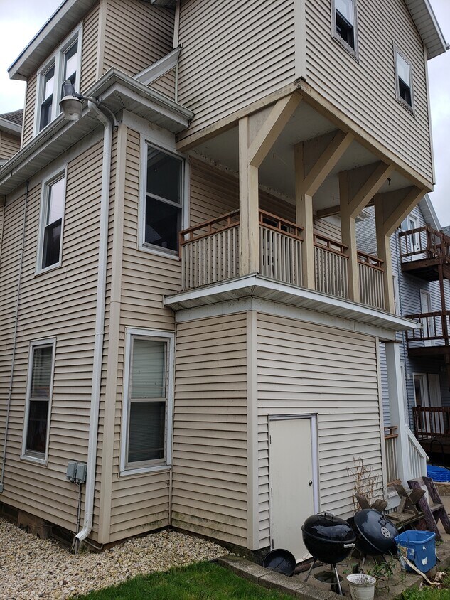 Primary Photo - 320 W Wilson St