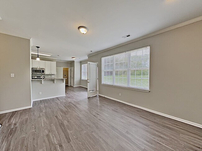 Building Photo - 8006 Glamorgan Ln