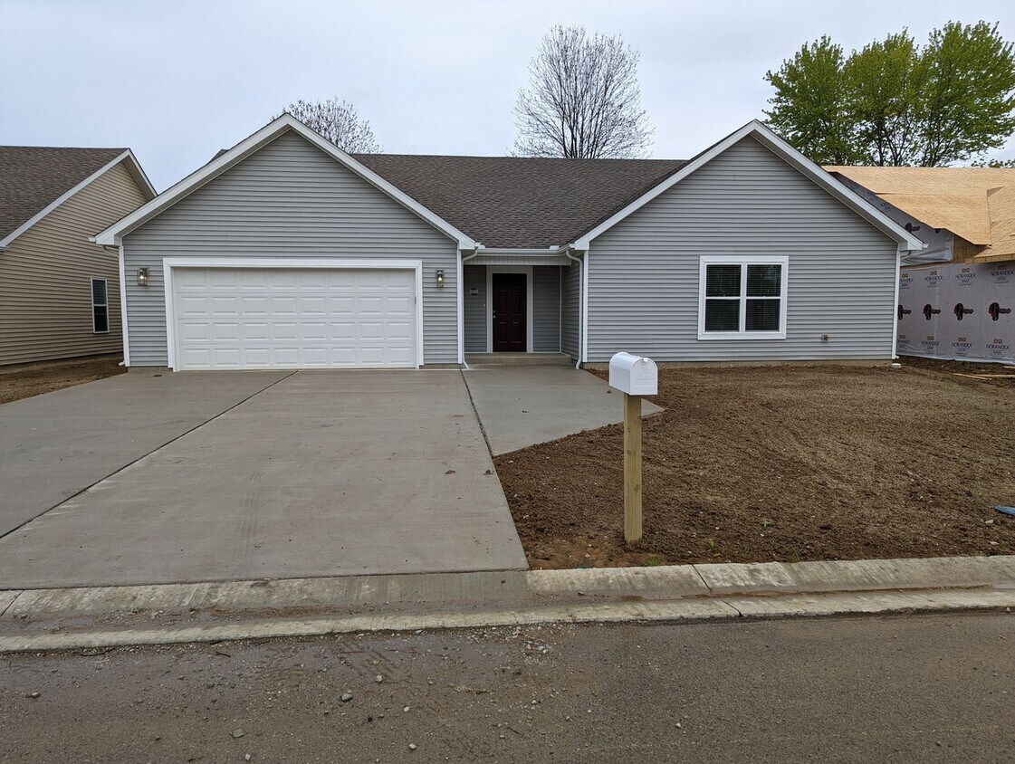 Foto principal - East Terre Haute Location