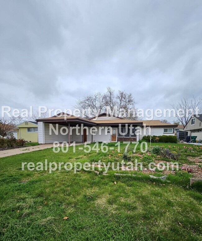 Building Photo - 4 Bedroom Rambler Now Available in Layton