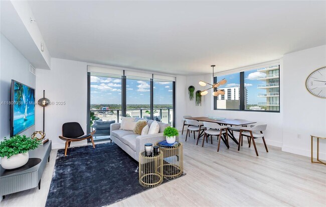 Foto del edificio - 121 NE 34th St