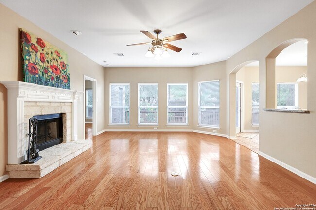 Foto del edificio - 5 Willow Heights Dr