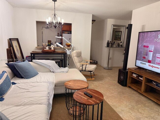 Foto del edificio - 12035 NE 2nd Ave