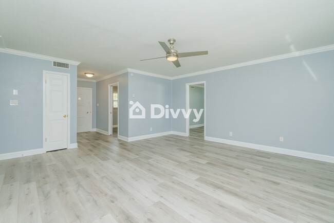 Building Photo - 320 Bahamas Ave, Temple Terrace, FL 33617