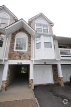 Building Photo - 31 Loch Ln