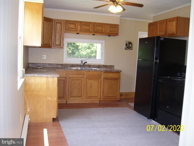 Building Photo - 468 Middletown Rd