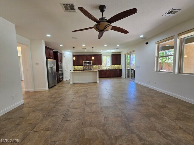 Foto del edificio - 5495 Alden Bend Dr