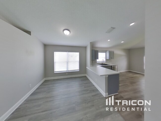 Foto del edificio - 3455 Clover Blossom Cir